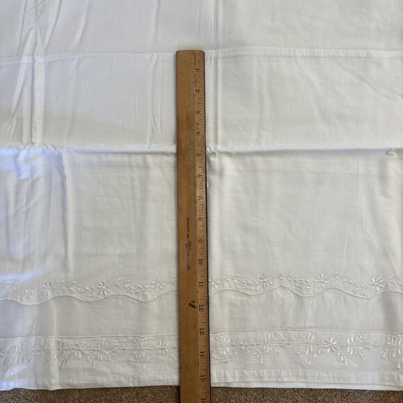 NEW Rachel Ashwell Treasures White Dust Ruffle Cotton Cottage Core Shabby Chic - Picture 9 of 9